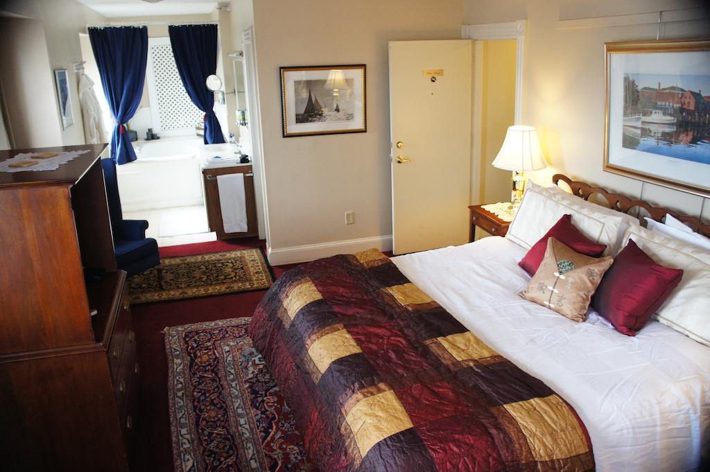 State House Inn Annapolis Room photo